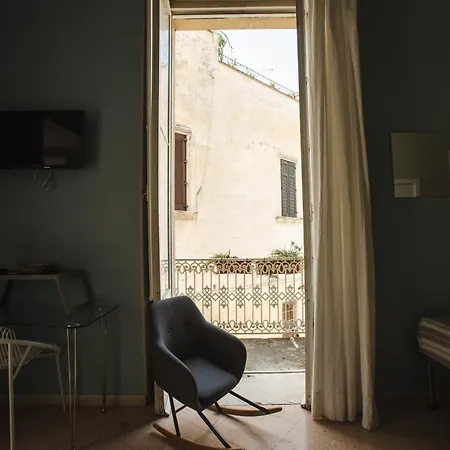 4 Balconi Rooms-boutique Bed & Breakfast Lecce